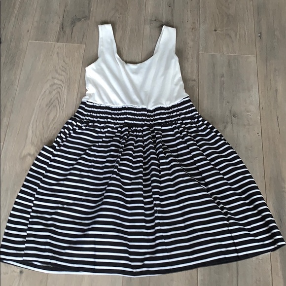 2/$25 Necessary Objects Large Dress with pockets - Picture 5 of 5